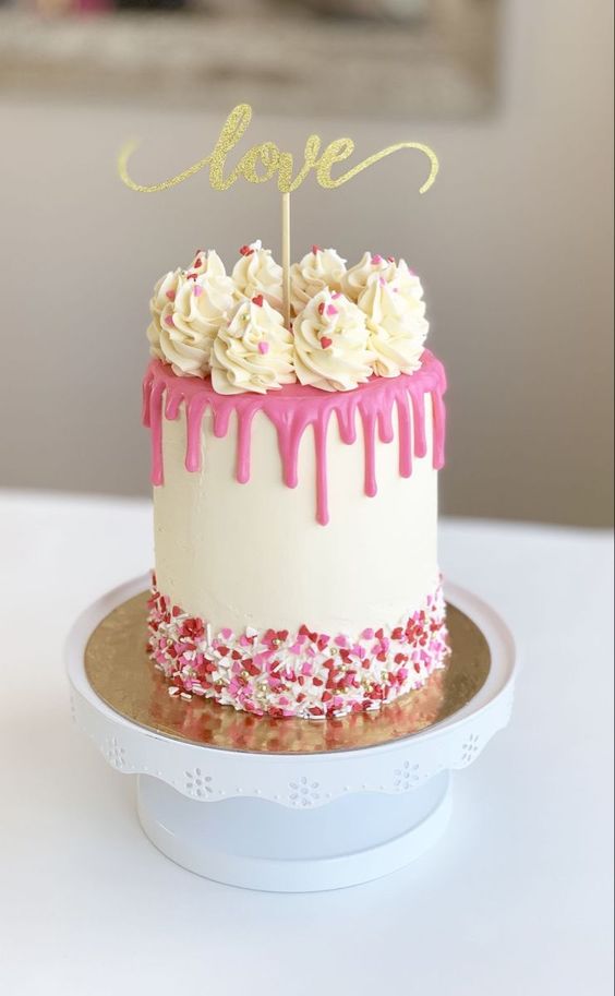 Valentine Day Cream Cake image